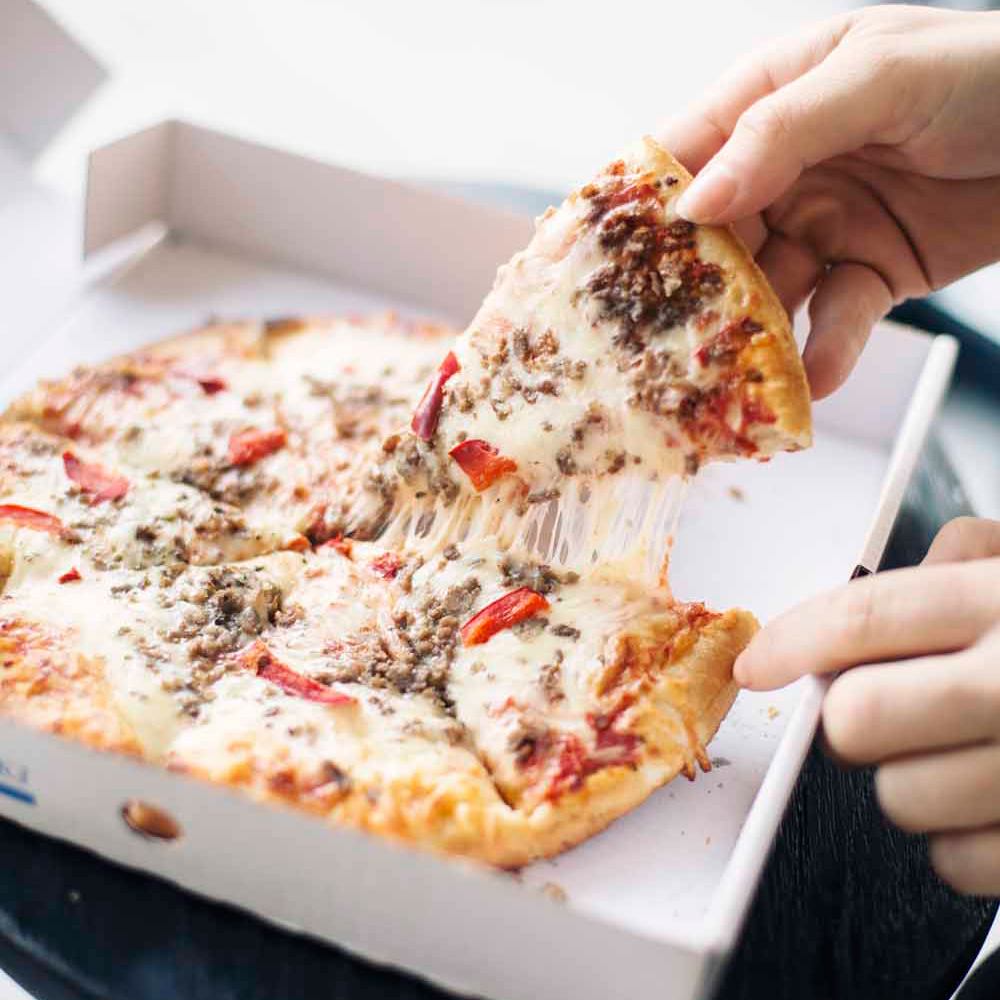 Bilde av Hjemmelaget pizza m/ost, kjøttdeig og paprika